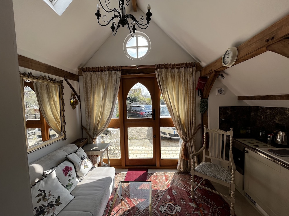 Bramble Bank 'cartshed'-1 Bed Cottage-sleeps 2 view 3