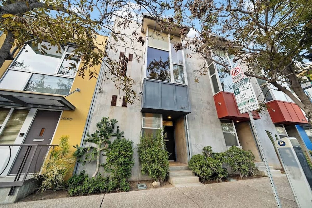 Gaslamp Row House - Sleeps 8 Private Garage AC