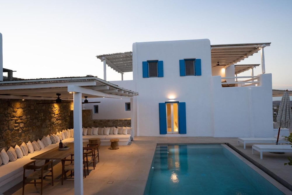 Sunrise Villa Sea View Private Pools