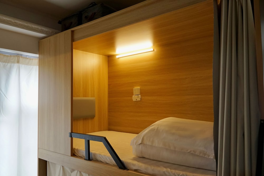 Waveflo Hostel