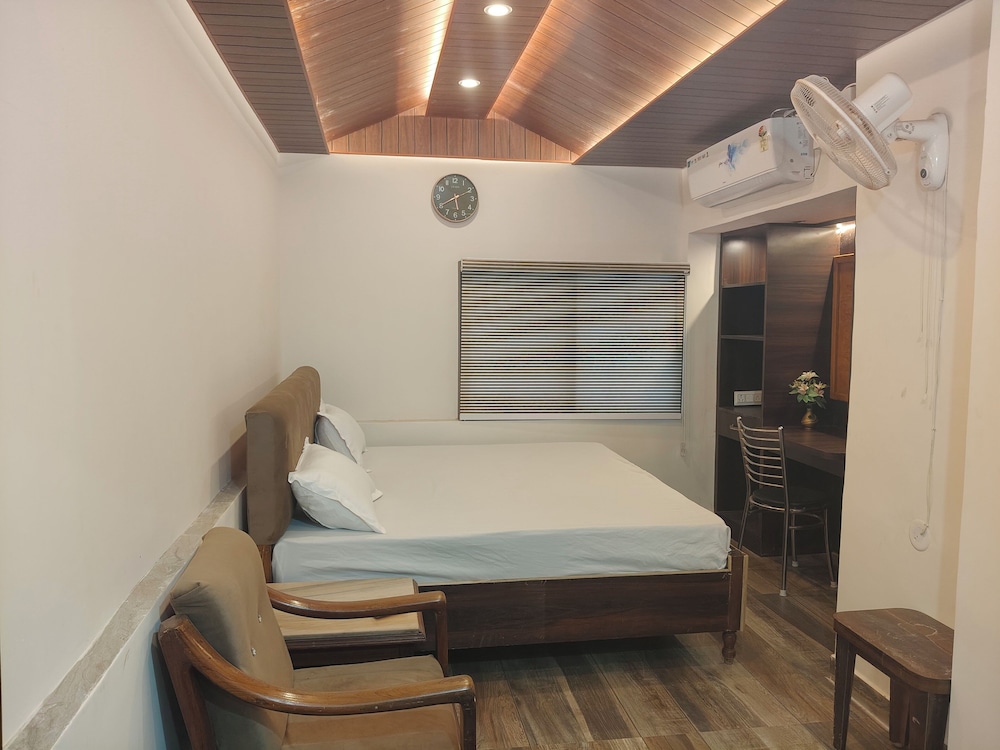 EASTERN GATE HOMESTAY