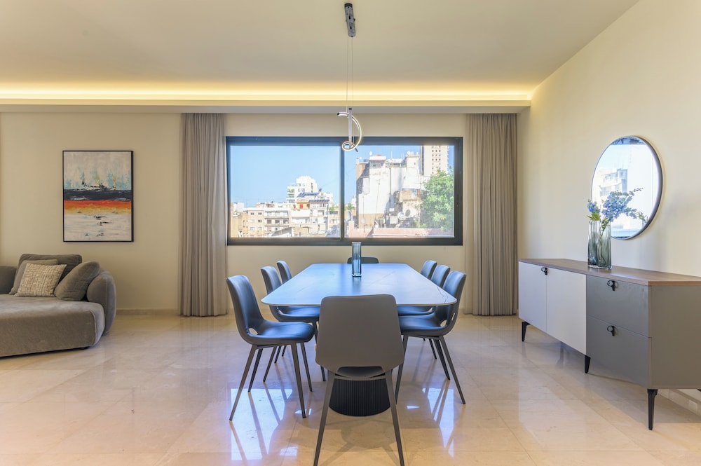 Achrafieh Gate - Modern 3-BR Apartments