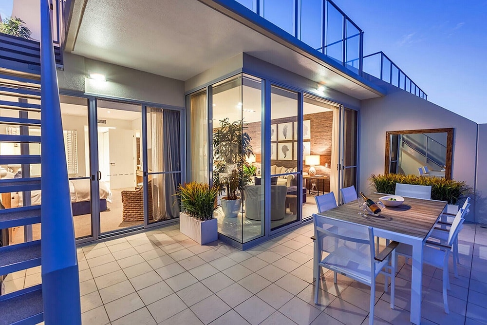 Luxury Apartments on Bells Boulevard