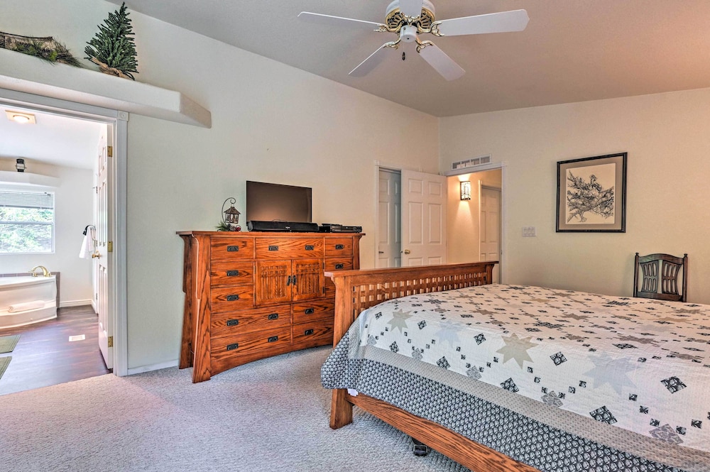 Payson Vacations - Creekside Payson Cabin w/ Deck - Near Hiking! - Property Image 4