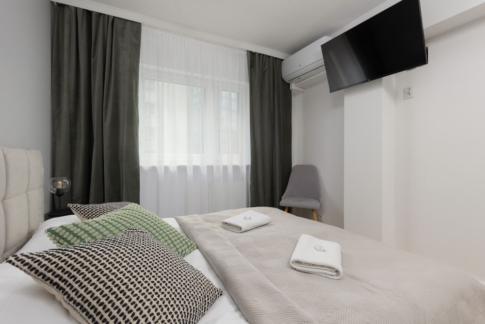 Apartment Heart of Warsaw by Renters view 3