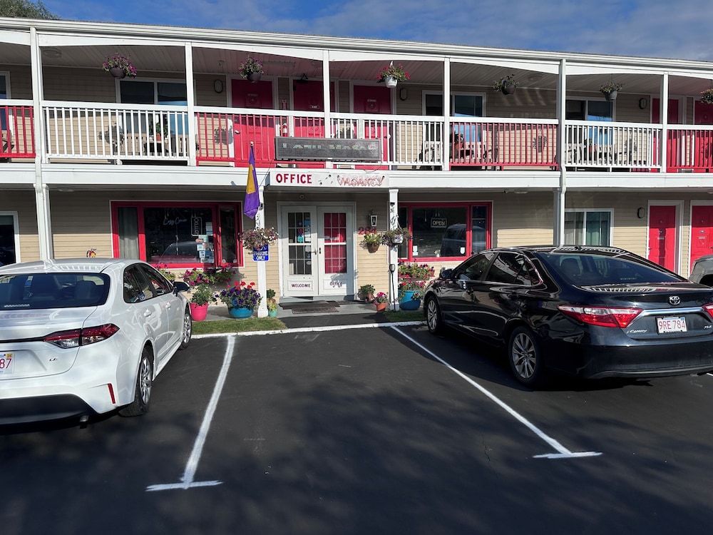 Cozy Corner Motel