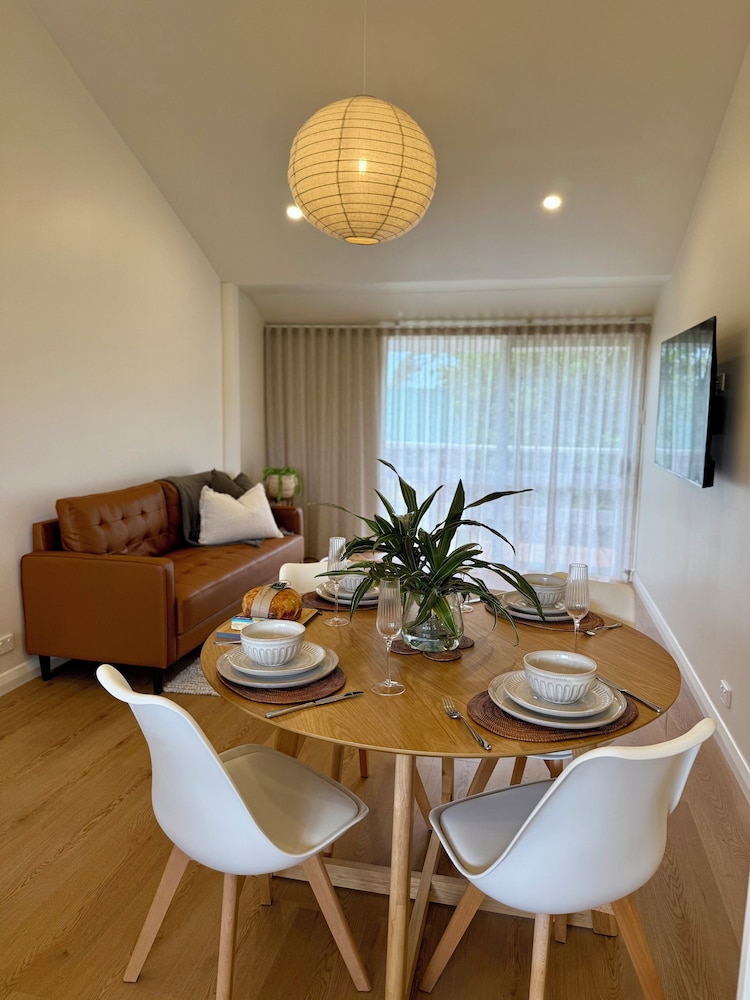 Fletcher Christian Apartments - Manava Suites