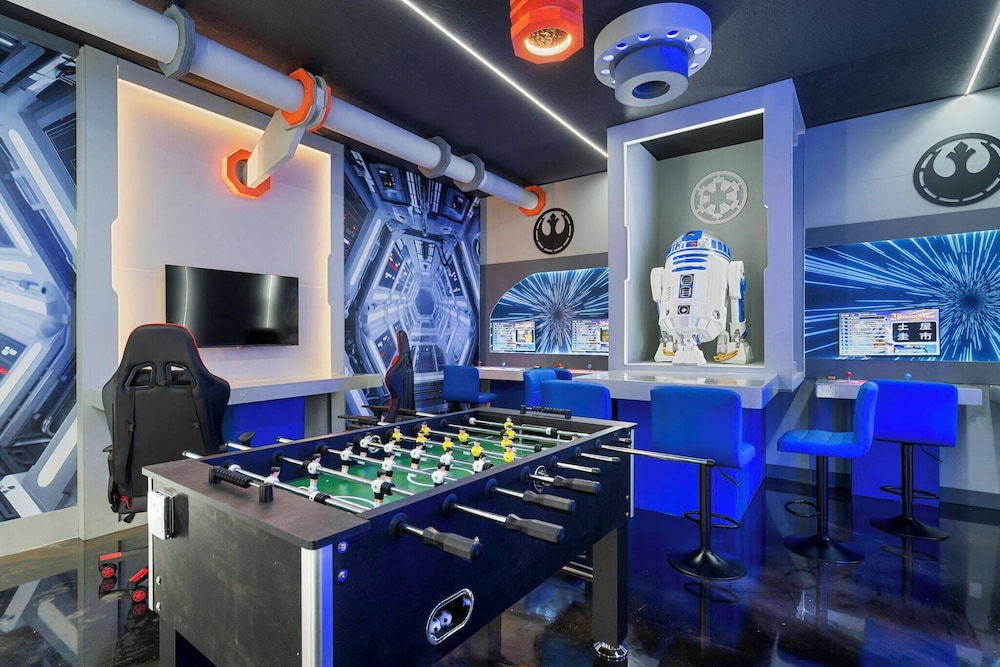 Luxury Home With Pool Game Room Cinema