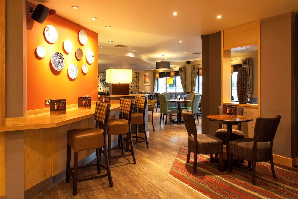 bar & lounge
