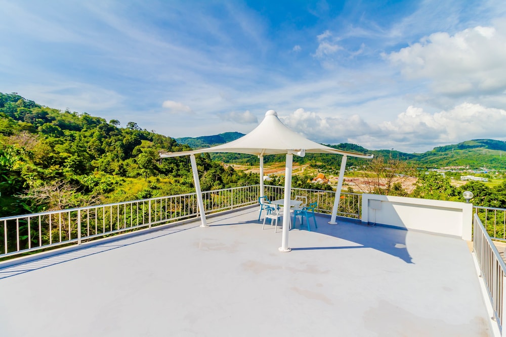 Chalong Hill Tropical Garden Homes