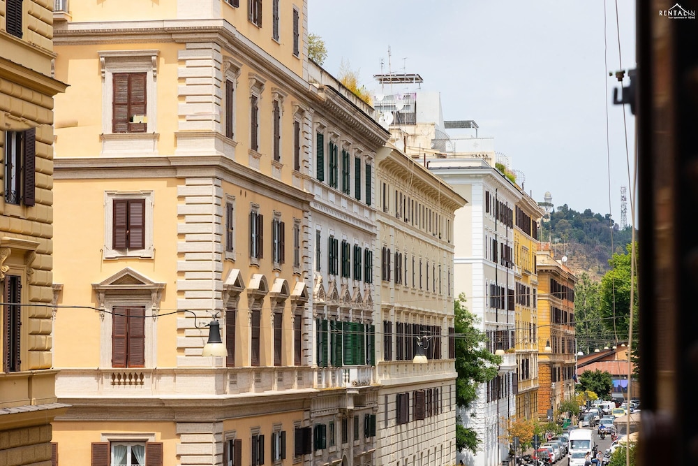 Cola di Rienzo Apartment