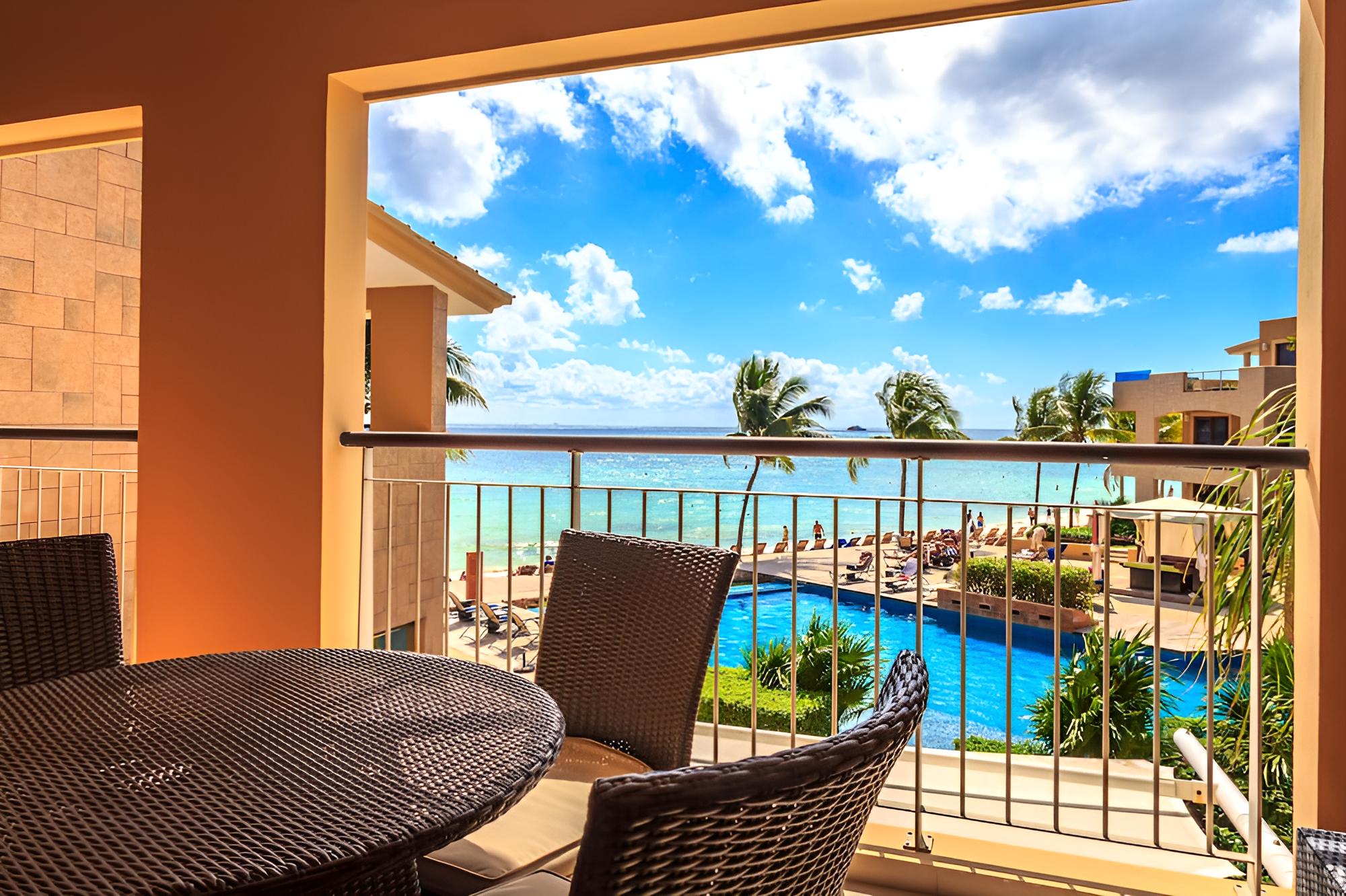 El Faro Oceanfront by Bric