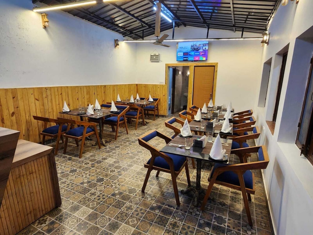 Food & Beverage