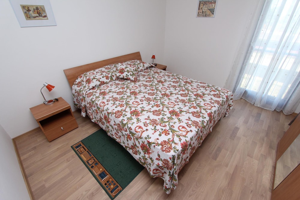 Apartment Mitton 2 view 2