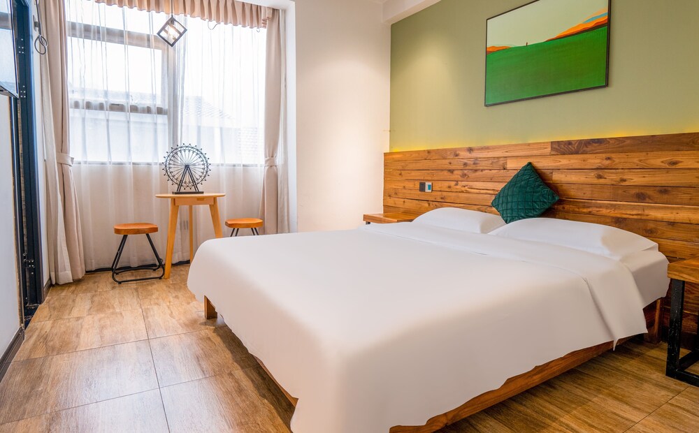 Tianmen Mountain Loft Art Inn