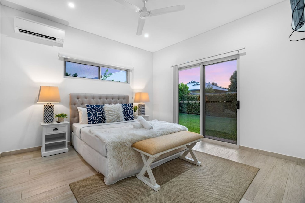 Zenhouse Solstice Designer 4-br Executive Retreat