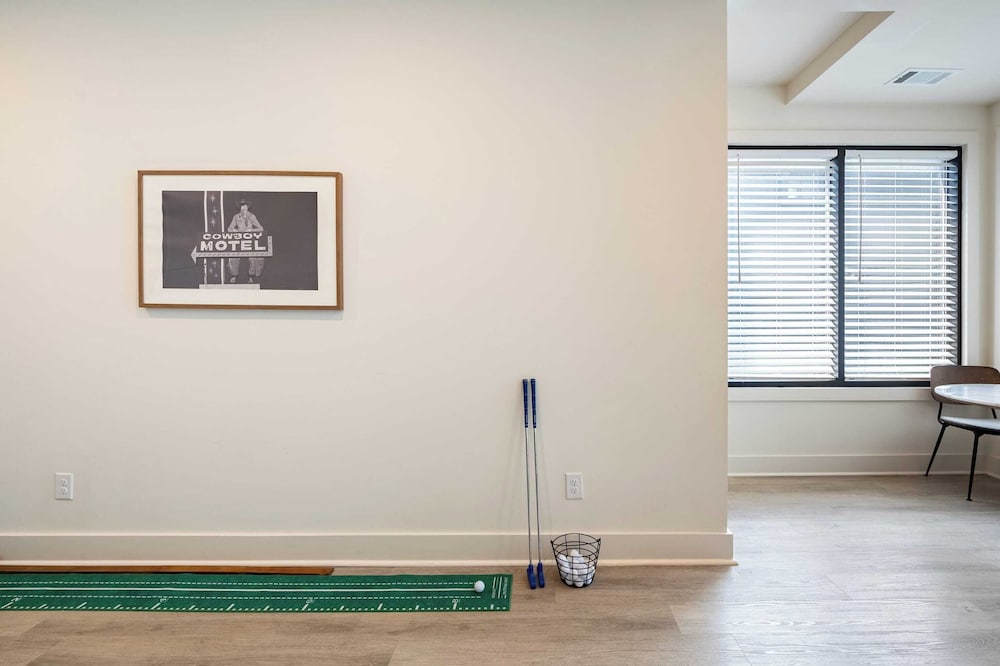 Sleeps 24 Rooftop, Game Room & Outdoor Spaces Just 10 Min to Broadway Outrider by Avantstay