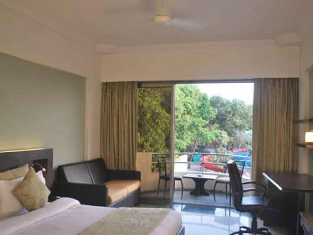 Hotel United 21 Retreat Lonavala view 5