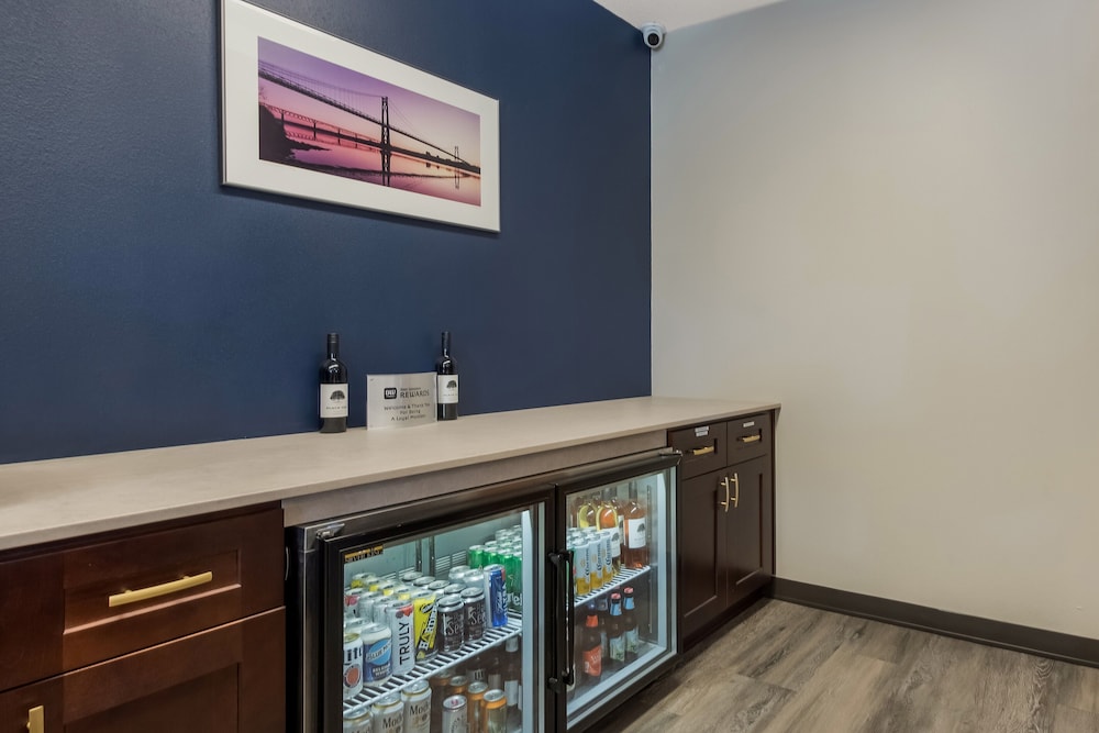New York City Vacations - SureStay Plus Hotel by Best Western Highland Poughkeepsie - Property Image 10
