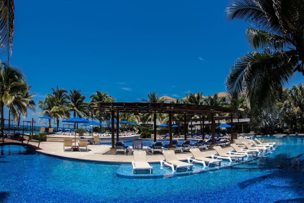 Luxury Villas Monterrico