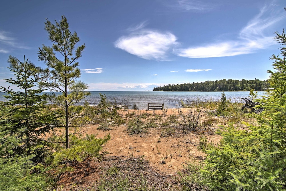 Rustic De Tour Village Cabin w/ Deck on Lake Huron