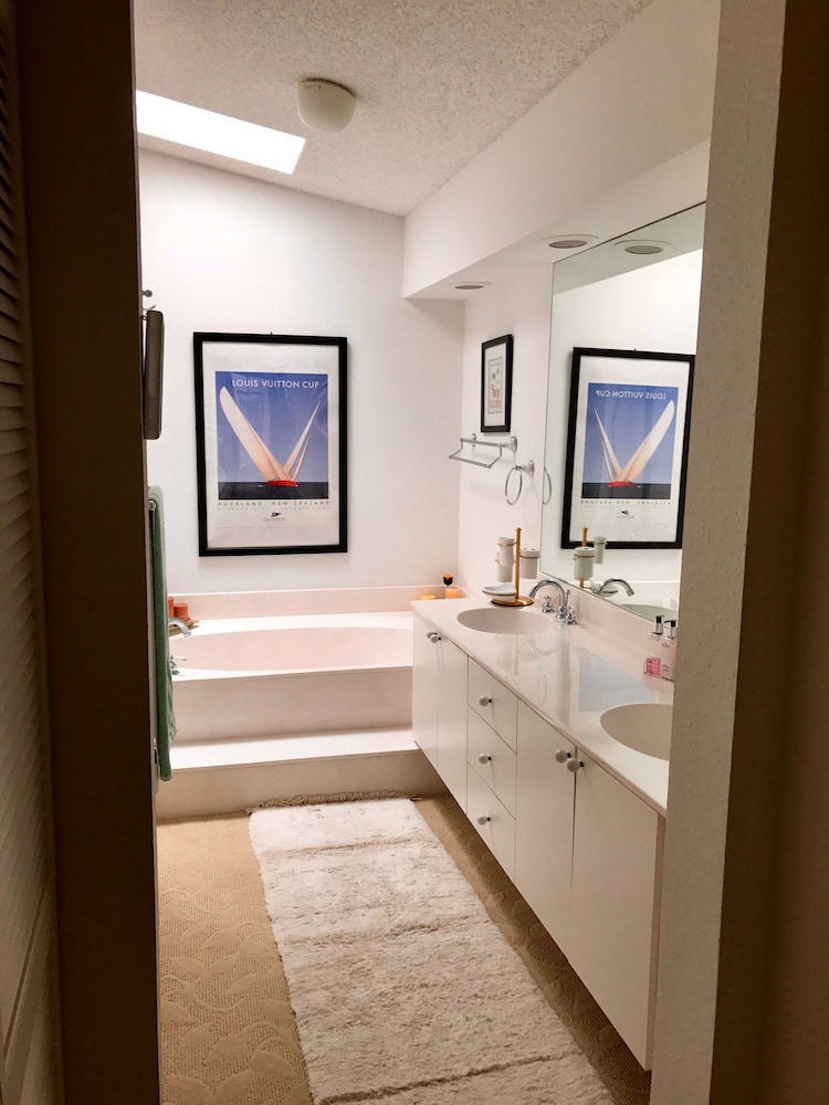 Private-Luxurious Mediterranean Villa - Property Image 35