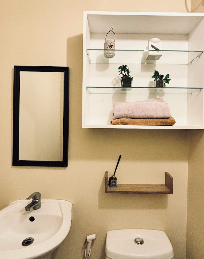 A Tranquil Hideaway in the City 332