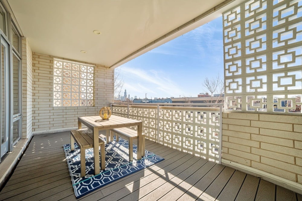 4 Bedroom Condo in Ukranian