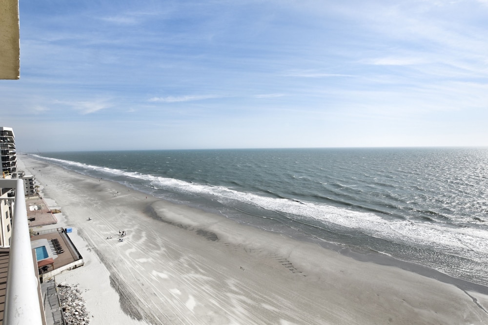 1201 Waters Edge Resort 3 Bedroom Condo by RedAwning view 3