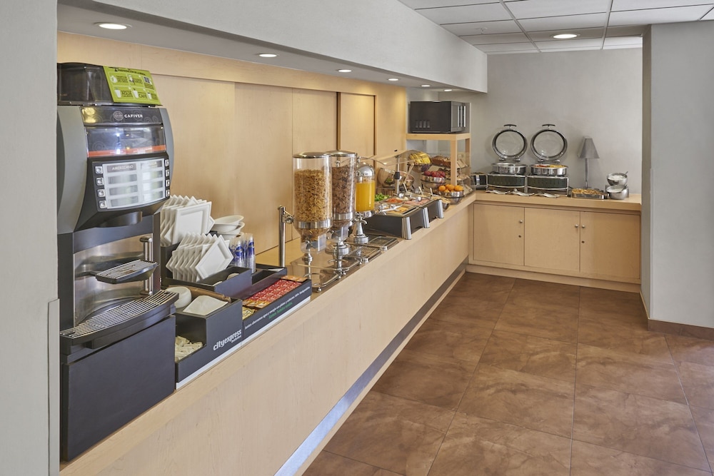 Reynosa Vacations - City Express by Marriott Reynosa - Property Image 1