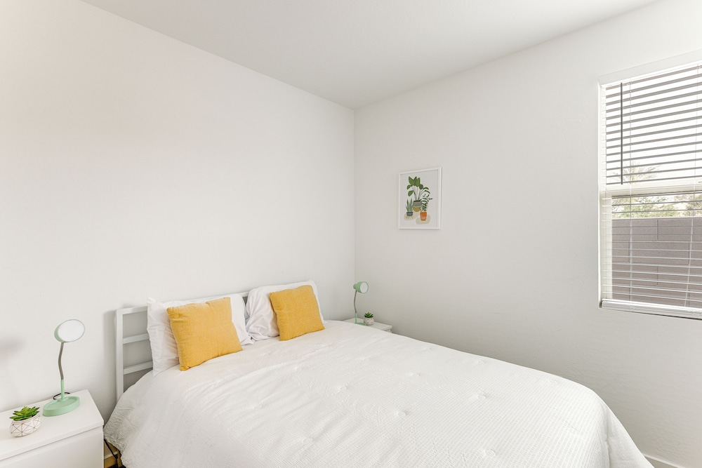 10 Mi to Downtown: Home Near Hiking in Phoenix!