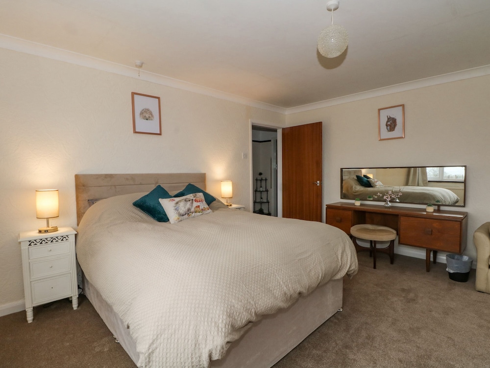 Hawksbridge Bungalow