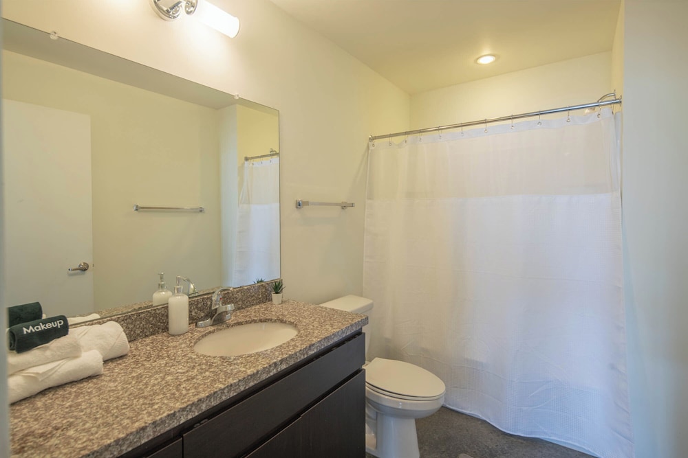 ROVE LIVING/KL - Roosevelt Point