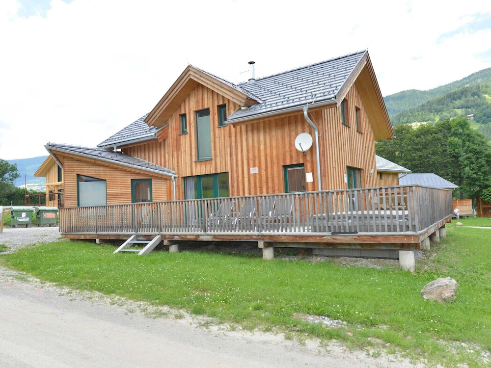 Majestic Chalet With Sauna