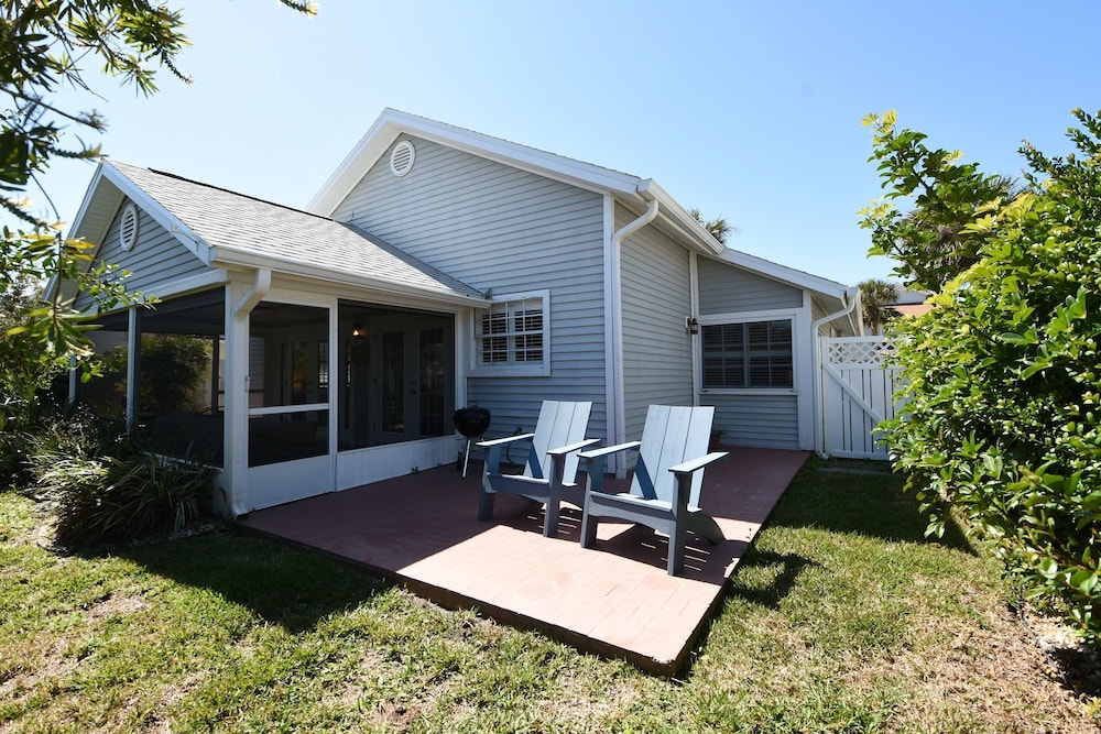 Sea Colony Cottage - Beachside Cottage in Beachfront Community w Pool