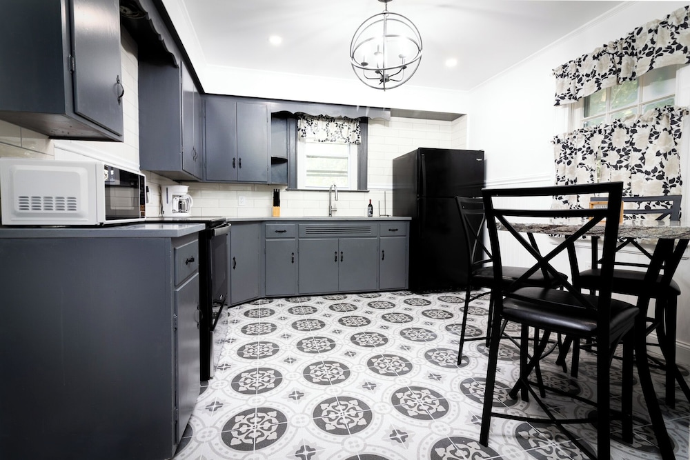 5Br, 1.5 Ba Close To Niagara Falls State Park