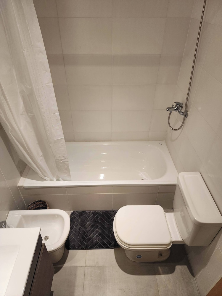 Alberti 360 Charming City Center Apartment With Shared Pool