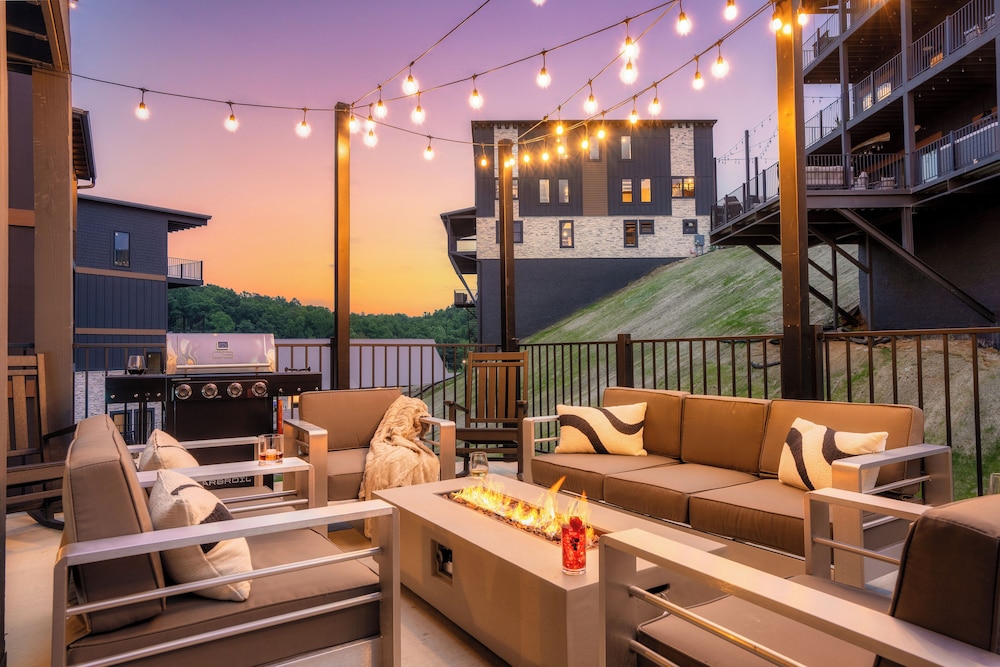 Star Gazer Luxury Rooftop Cabin