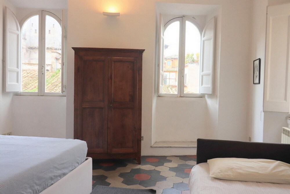 Enchanting 2BR Apt Near Pantheon Vatican
