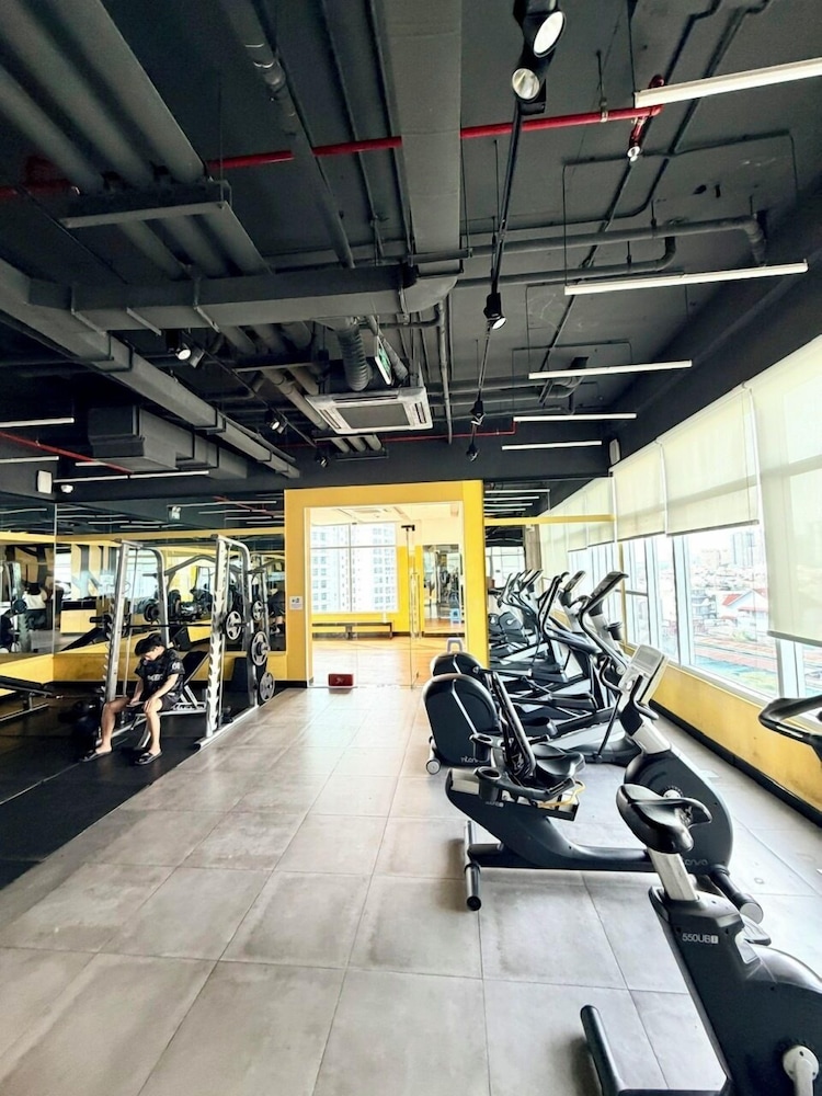 Sunrise High Floor Pool Ben Thanh Gym
