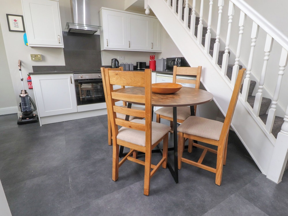 3 Cowper Place