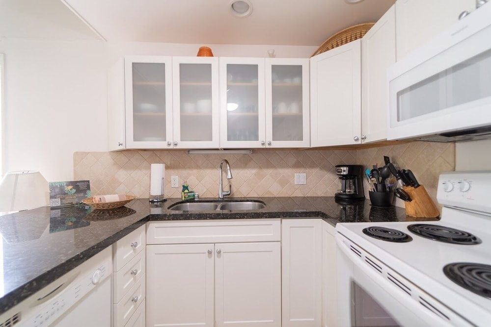 Turtle Bay Anthurium**ta-155327078401 2 Bedroom Condo by RedAwning