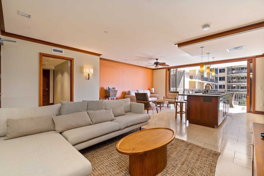 Beachfront Condo at Beach Villas at Ko Olina Hale Hoaloha by Avantstay