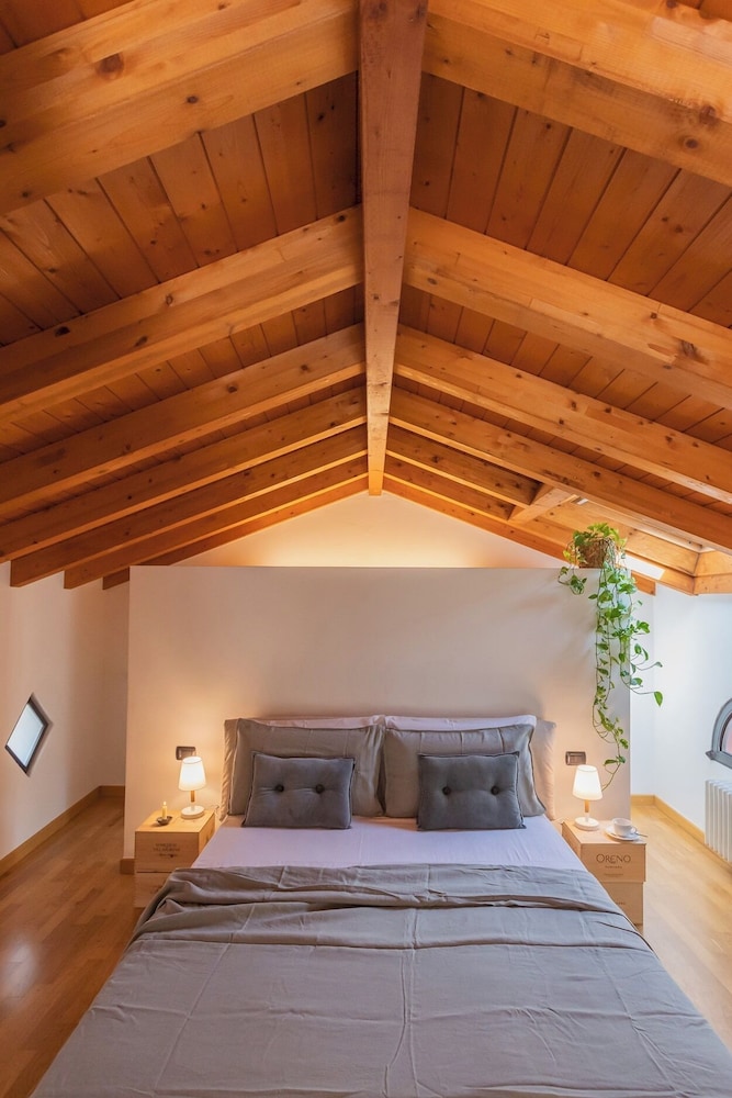 Vico Garden-203 by Rent all Como