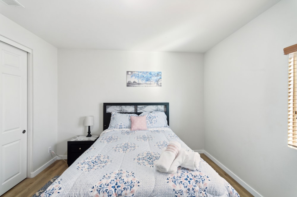 Charming Pet-friendly Getaway In Sunny Beaumont 4 Bedroom Home