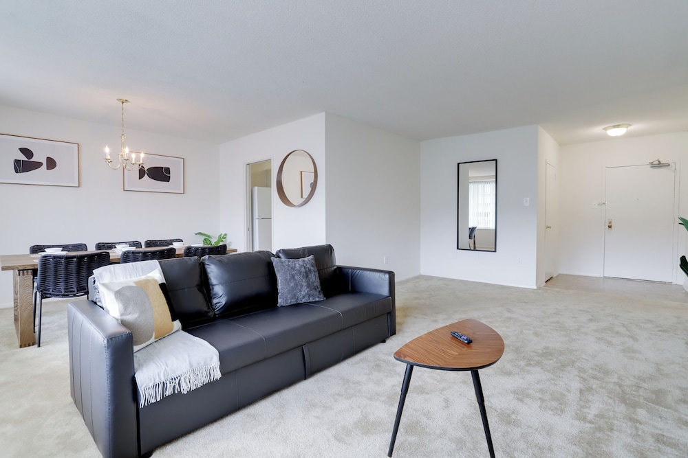 Prime Crystal City Apartments