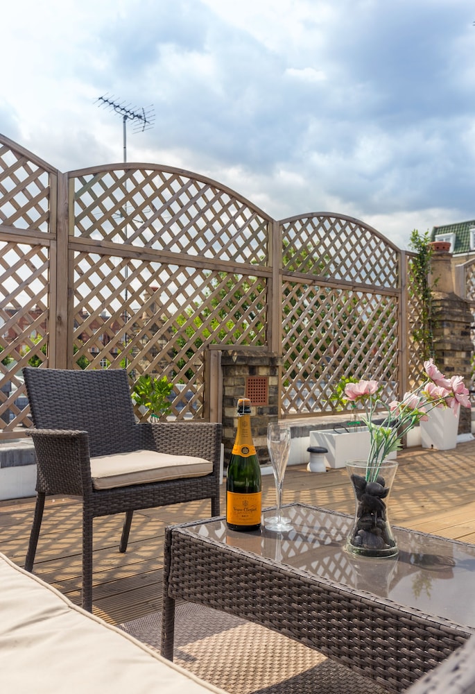 outdoor bbq area