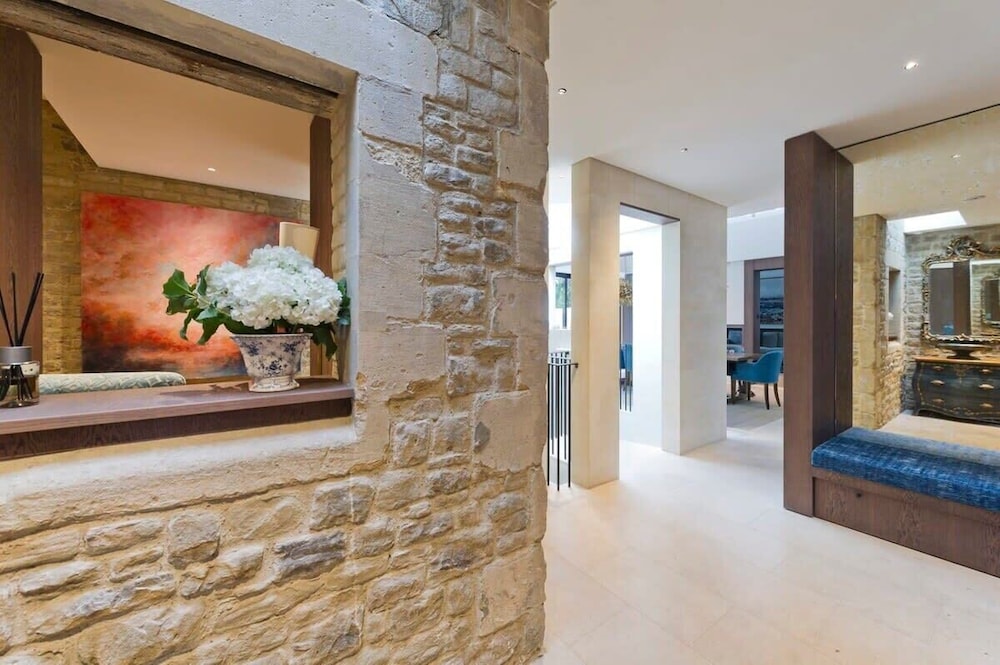 5 Bed House w/ Indoor Pool, Sauna & Private Garden - Fulham