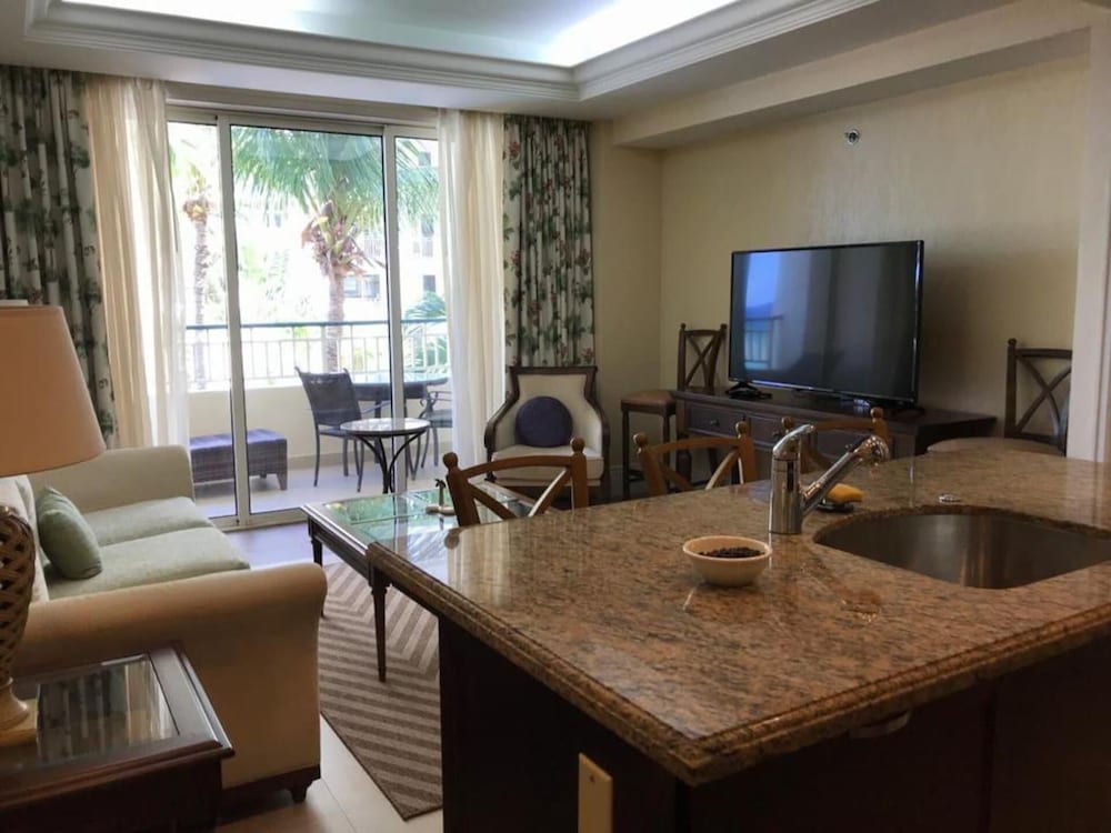 Luxury 1-bed Apartment in Montego Bay view 5