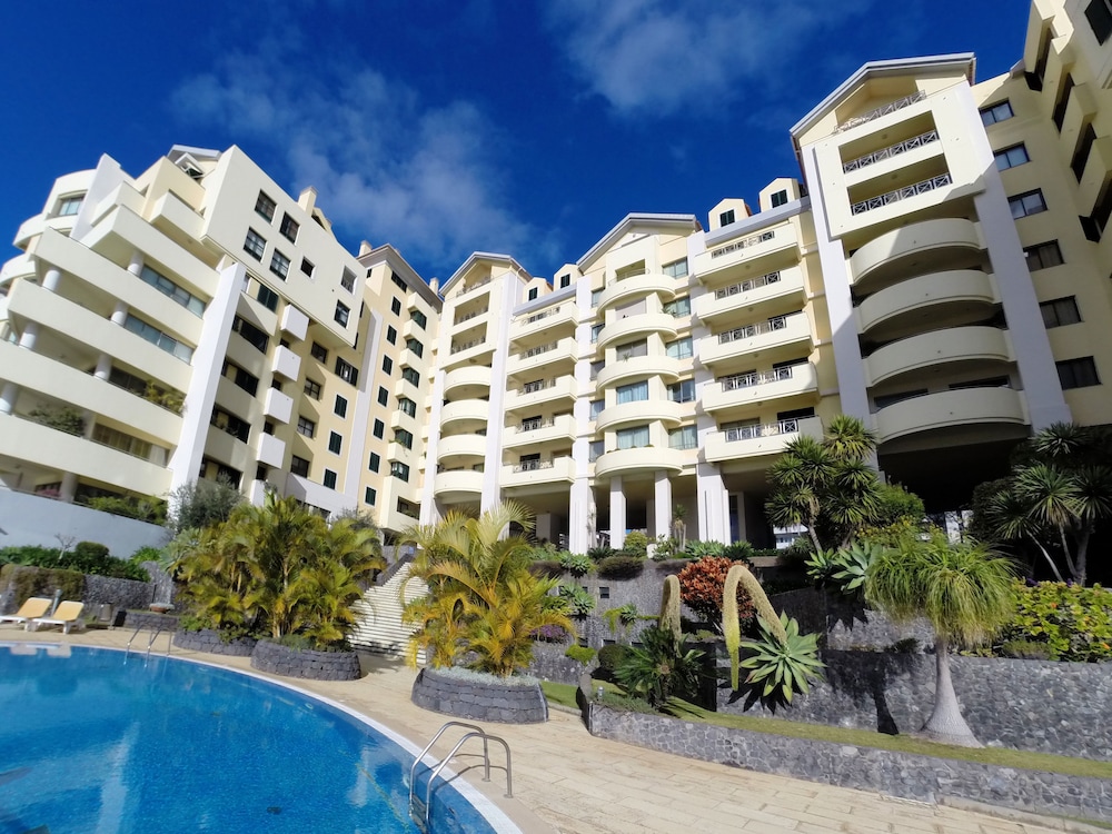 Superior Rentals in Madeira - Lido